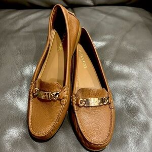 Coach leather flat driver style loafer, size 9
